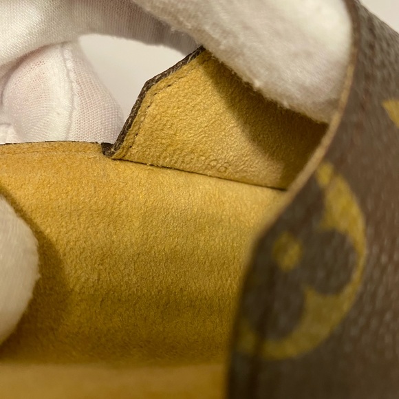 Louis Vuitton Etui Lunettes Monogram Canvas Glasses Case With Flap - Picture 10 of 10